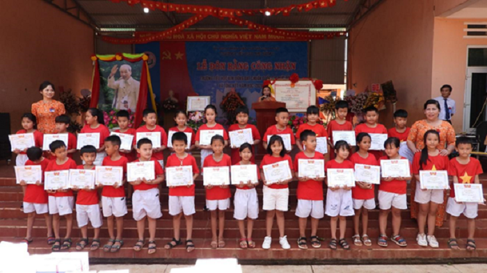 Truong TH kim Dong dat chuan QG muc do 2 3